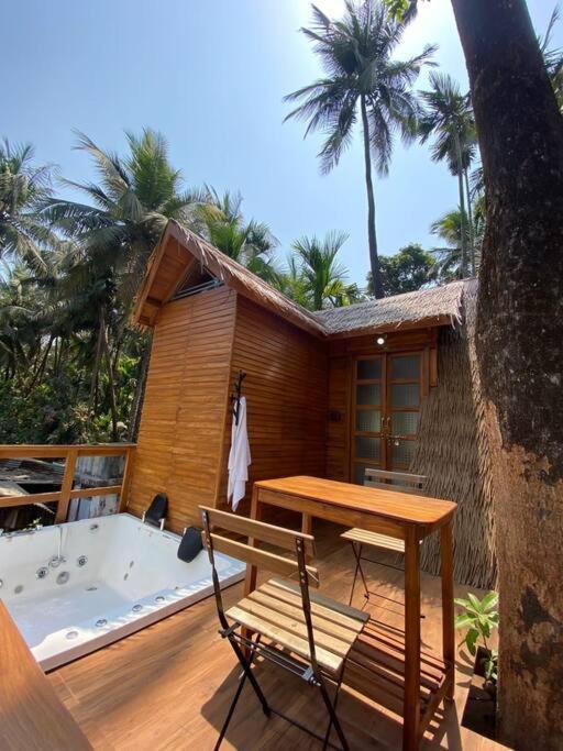 Mangifera Treehouse-Elixir Beach Farm-Jacuzzi-Cozy Villa Alībāg Exterior foto