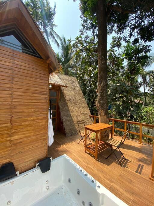 Mangifera Treehouse-Elixir Beach Farm-Jacuzzi-Cozy Villa Alībāg Exterior foto